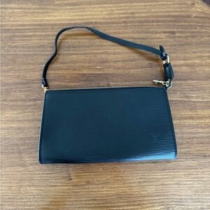 Louis Vuitton Epi Pochette Accessories Pouch Handbag Noir Black